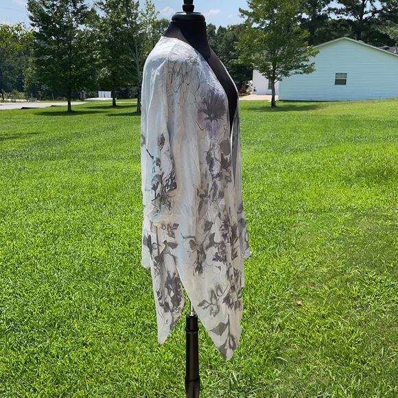 Mix It Women’s White Lace Inset Wrap - Picture 2 of 5